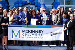Group of people in the McKinney Chamber of Commerce